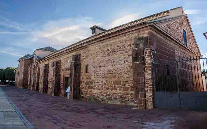 Ciudad Real - Álcazar de San Juan 06 - iglesia de Santa María la Mayor.jpg